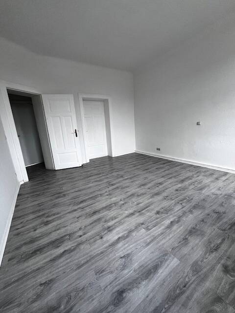 Eine sehr gepflegte 2-Raumwohnung mit großer Wohnküche und Abstellraum ab sofort zu vermieten