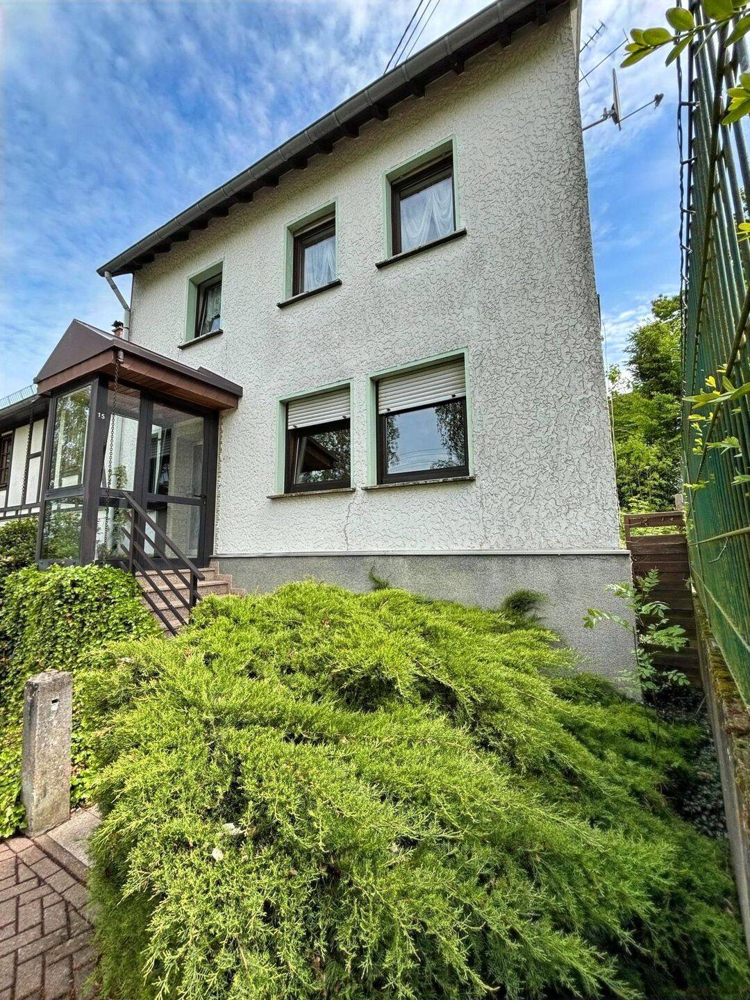 Bis 3 Wohneinheiten oder ein großzügiges Familienhaus - Sie entscheiden! – Maroth – Vorschaubild 2