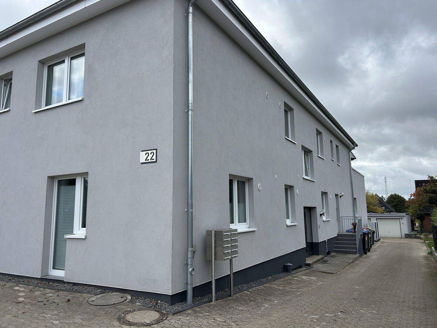 Dachgeschoss Neubau A+ mit Loggia, FBH, EBK, Wallbox möglich, Heizkosten inklusive