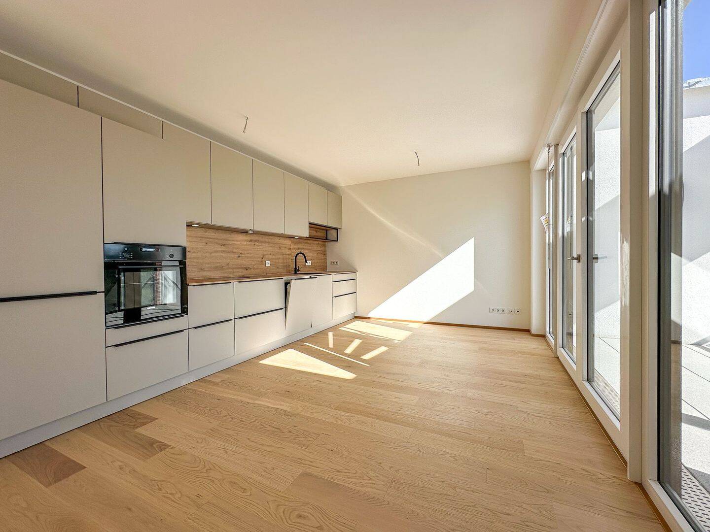 *** Rooftop Terrasse mit Blick in Auwald * Erstbezug *EBK * TG * Wärmepumpen *** – Leipzig – Vorschaubild 2
