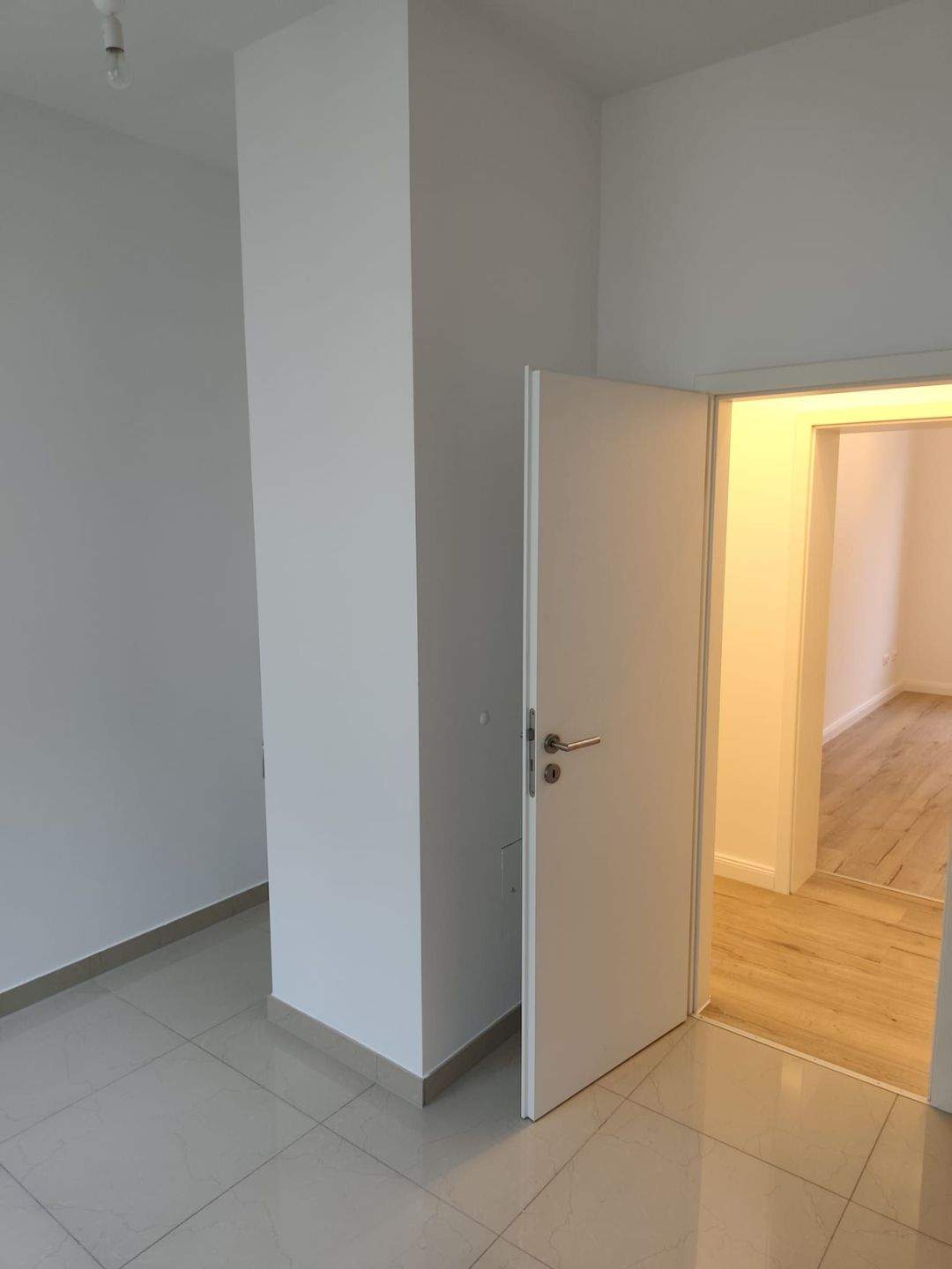 WE 4 - Sehr schöne helle und hochwertig renovierte 2-Zimmer Wohnung inkl. Einbauküche – Nürnberg – Vorschaubild 5