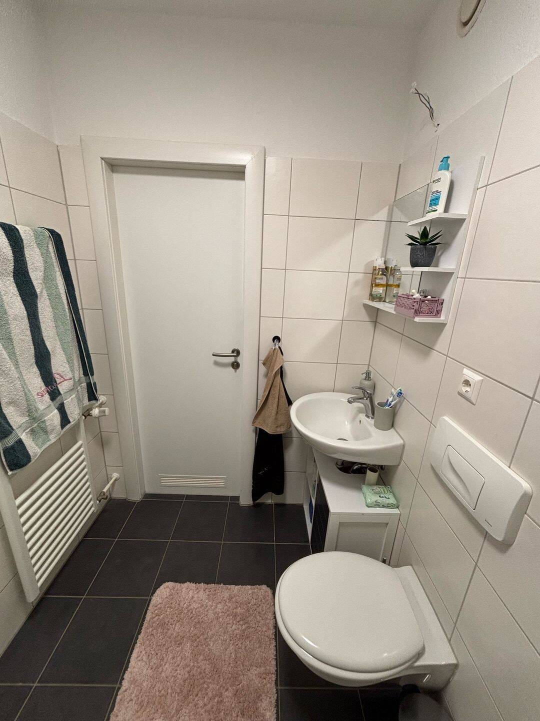 2-Raum-Wohnung mit Balkon in Chemnitz – Möbel können übernommen werden – Chemnitz – Vorschaubild 5