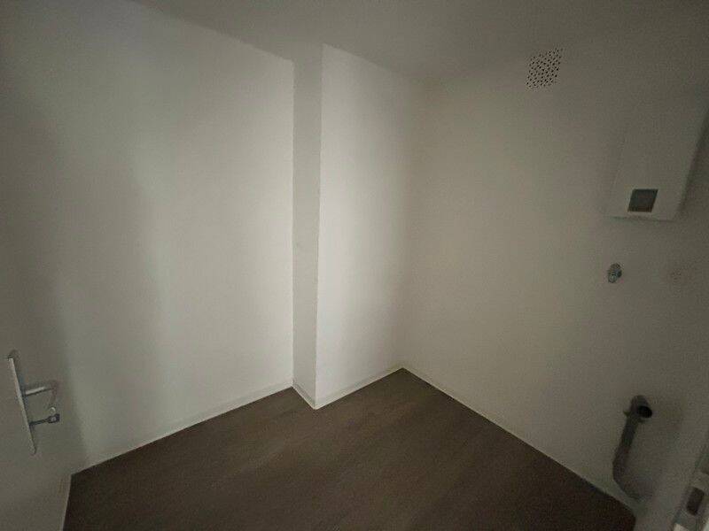 Schöne, große 3-Zimmer-Dachgeschoss-Wohnung im Nordviertel in direkter Uni-Nähe – Essen – Vorschaubild 3