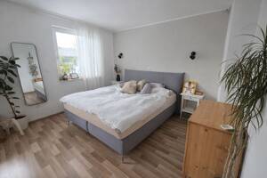 Charmante Doppelhaushälfte mit großem Garten - modern, stilvoll und äußerst gepflegt