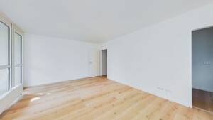 Einziehen & Wohlfühlen: Helle, frisch sanierte 2-Zi.-Wohnung mit Tiefgaragenstellplatz!