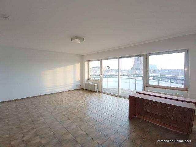 Krefeld-City, Ostwall 71 - 2 Zimmer-Wohnung im 5.OG mit 2 Balkonen und Aufzug für max. 2 Personen zum zeitnahen Einzug !! – Krefeld – Vorschaubild 2