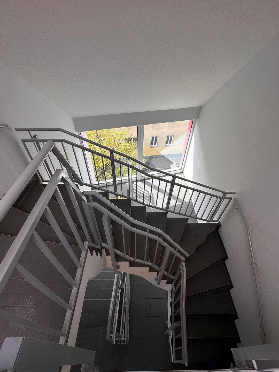 Zentrale 2 Zimmer Wohnung mit Balkon – Nürnberg – Vorschaubild 9