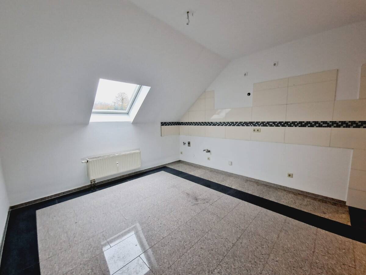 2 Zimmer-Maisonette-Wohnung mit Stellplatz in Chemnitz / Ebersdorf – Chemnitz – Vorschaubild 2