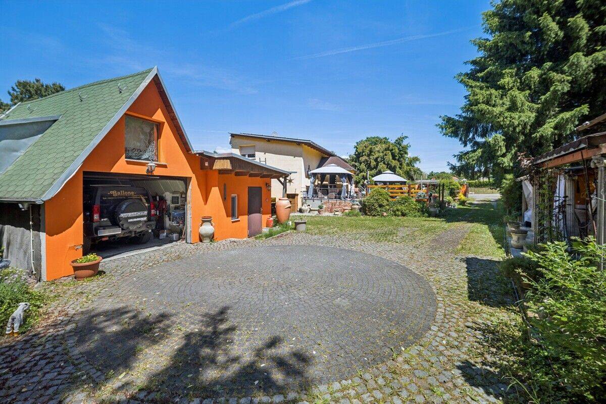 Provisionsfrei - Haus auf großem Grundstück in ruhiger Lage mit Koiteich und PV-Anlage – Bad Liebenwerda – Vorschaubild 3