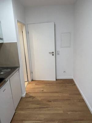 Kernsanierte 1 Zimmer Wohnung mit Potenzial - zentrale Lage Mainz ab 15.08 - oder 01.09 – 55118 Mainz – Vorschaubild 3