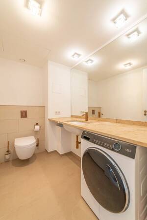 Premium 2-Room Living South-Facing the Berlin Wall – 10243 Berlin – Vorschaubild 6