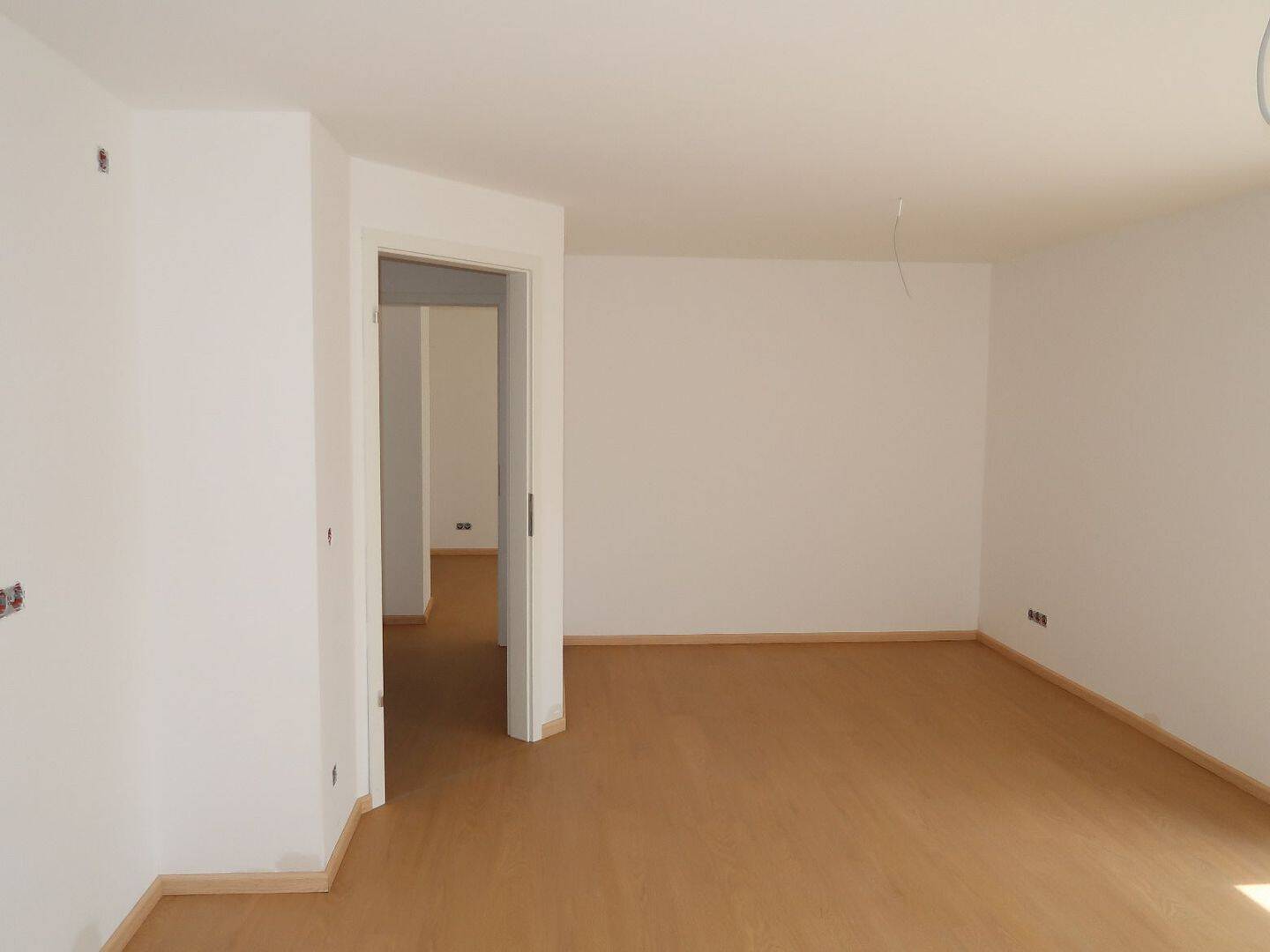 Südstadt: 3-Zimmer-Wohnung mit Terrasse und Einbauküche