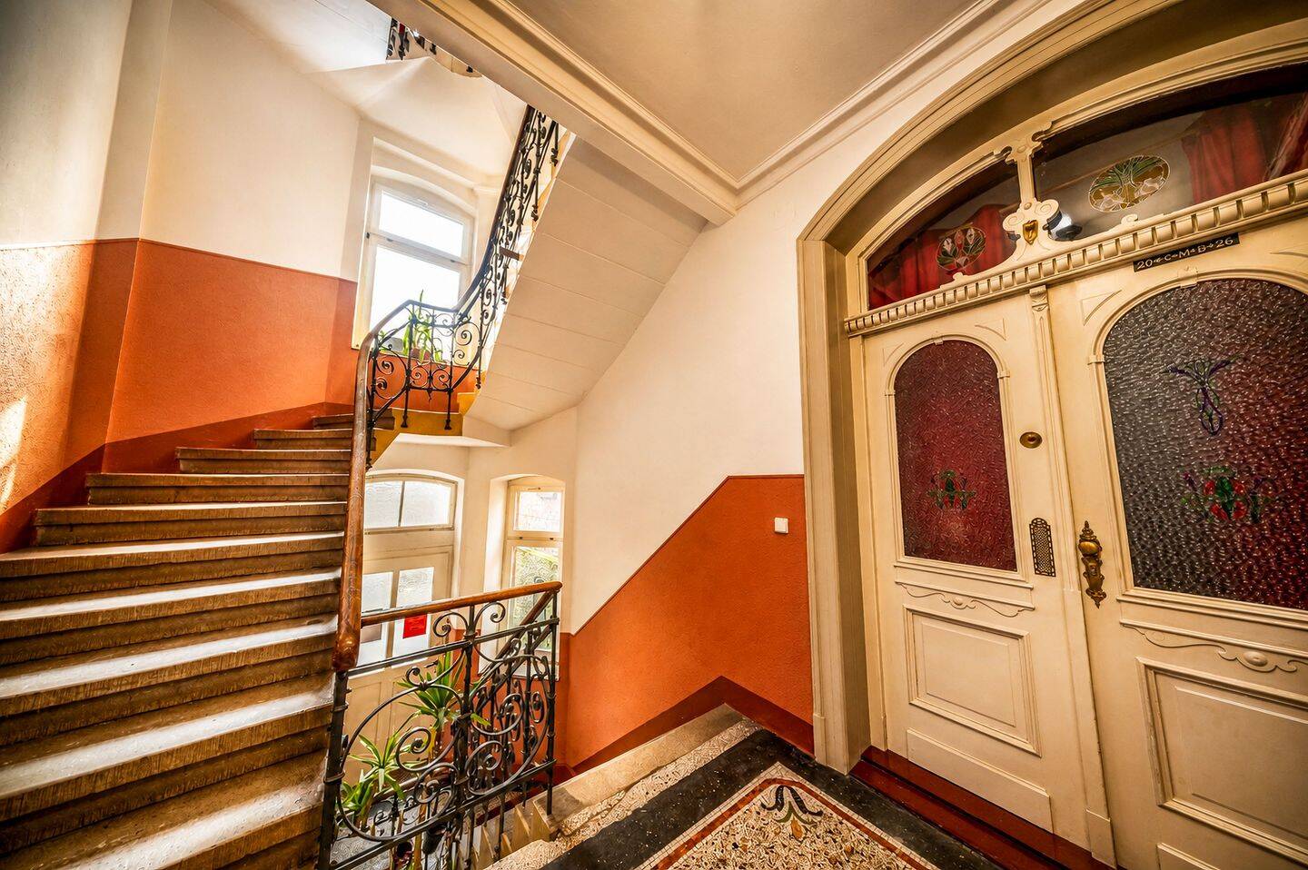Stilvolle Altbauperle in Ulmer Bestlage – denkmalgeschützte 4-Zimmer Wohnung mit Wintergarten – Ulm – Vorschaubild 4