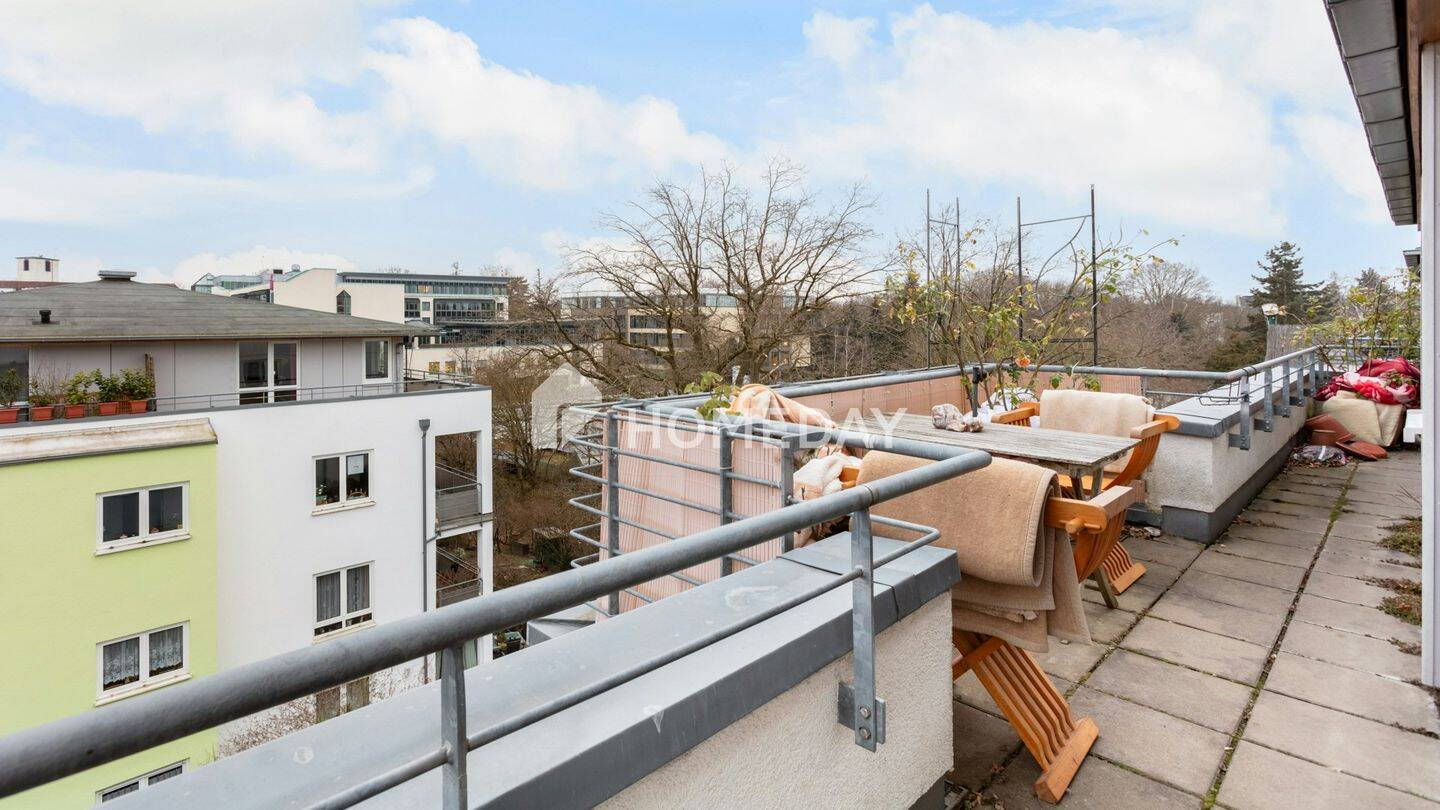 Ruhig, zentral, besonders - 2-Zimmer-Wohnung mit Dachterrasse, EBK und TG-Stellplatz! – Leipzig – Vorschaubild 3