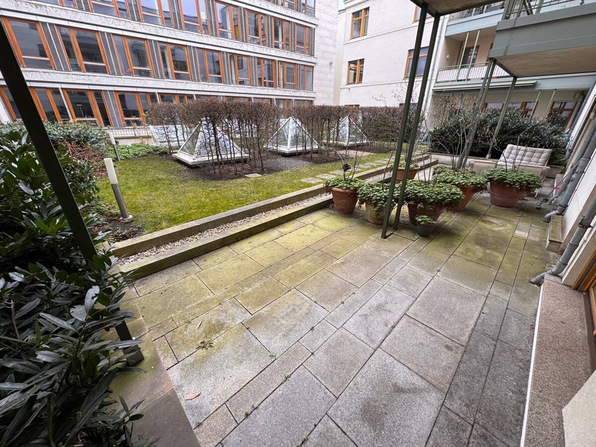 Wohnen im Botschaftsviertel: voll möblierte 2-Zi-Whg, 90 m² + große Terrasse per SOFORT zu VERKAUFEN – Berlin – Vorschaubild 5