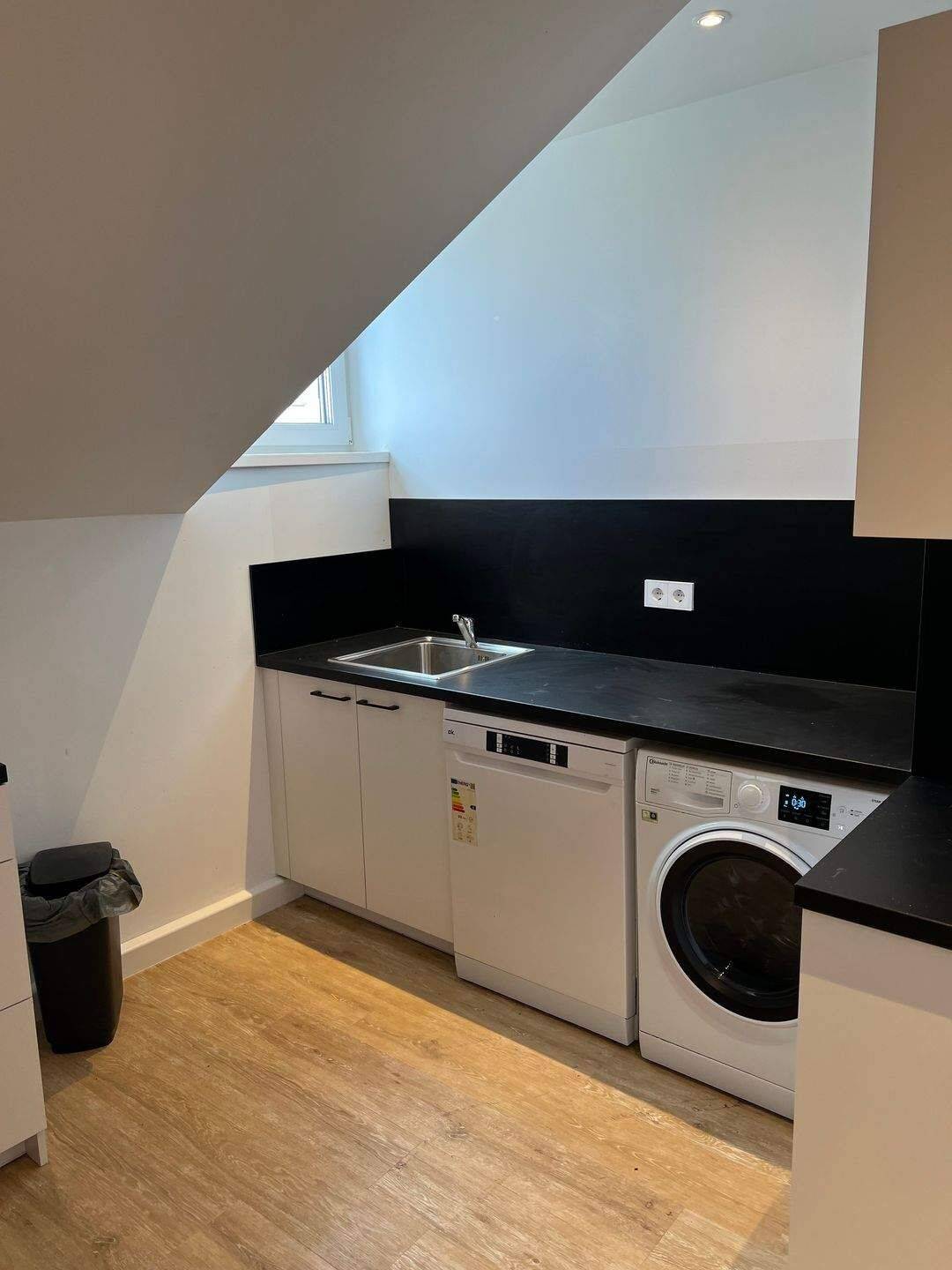 Zentral & ruhig wohnen am Park: Stilvolle möblierte 2-Zimmer-Wohnung in Düsseldorf (Lessingstr.) – Düsseldorf – Vorschaubild 8