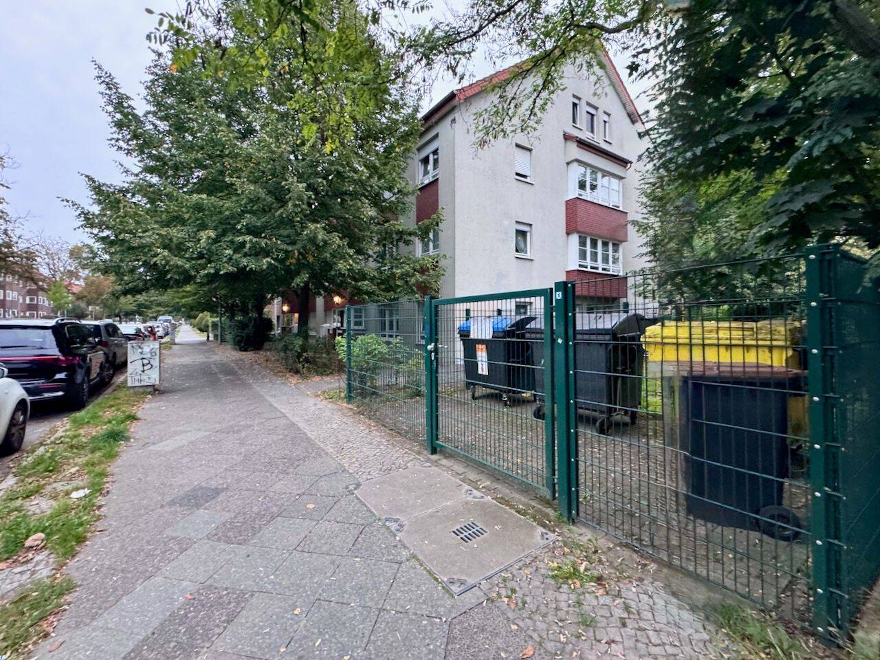 SONNIGE TERRASSE - MIT FAHRSTUHL & TIEFGARAGEN-STELLPLATZ - ZUR ZEIT VERMIETET – Berlin – Vorschaubild 8