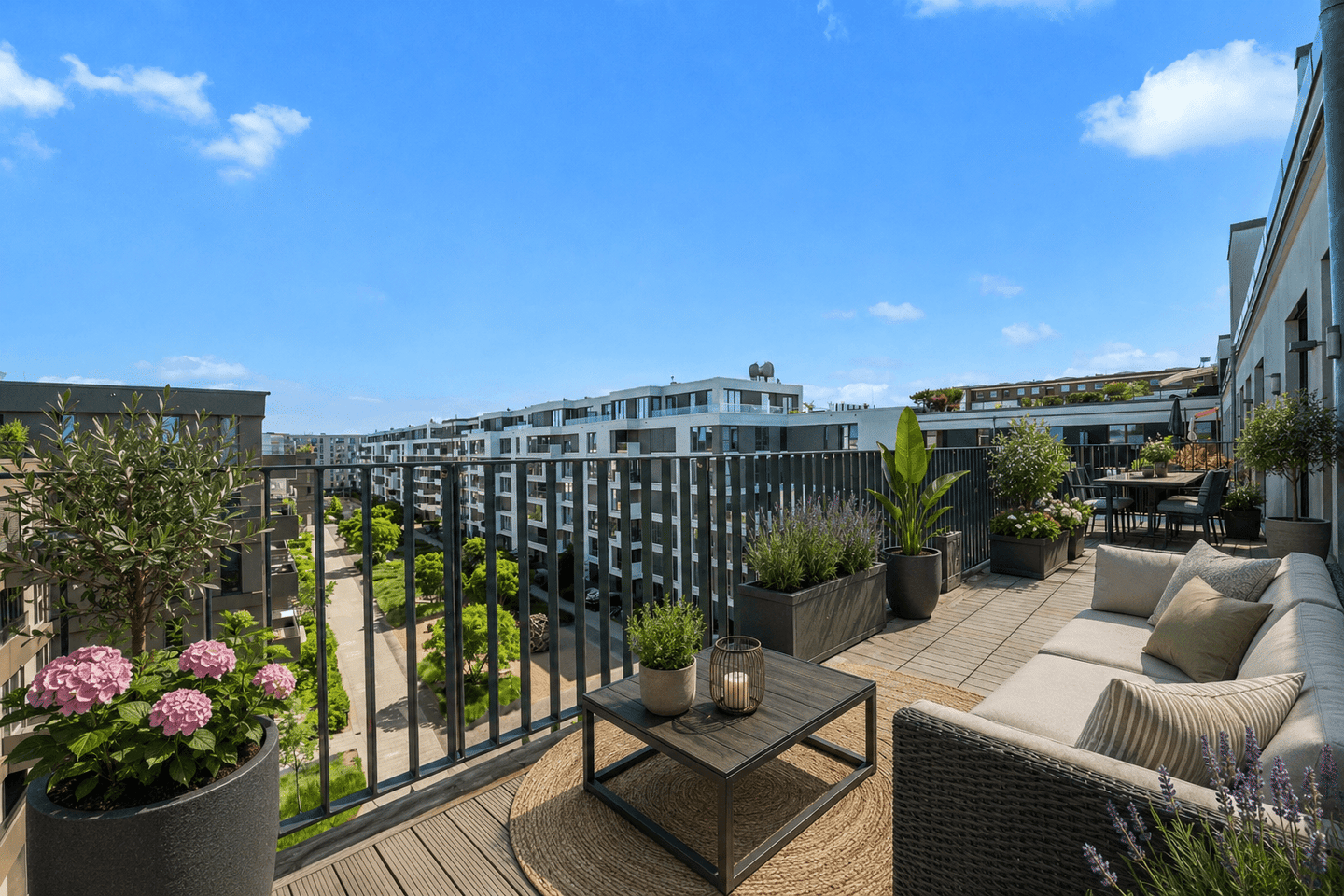 Sonnige 3-Zimmer-Wohnung mit Terrasse und Tiefgarage in zentraler Lage