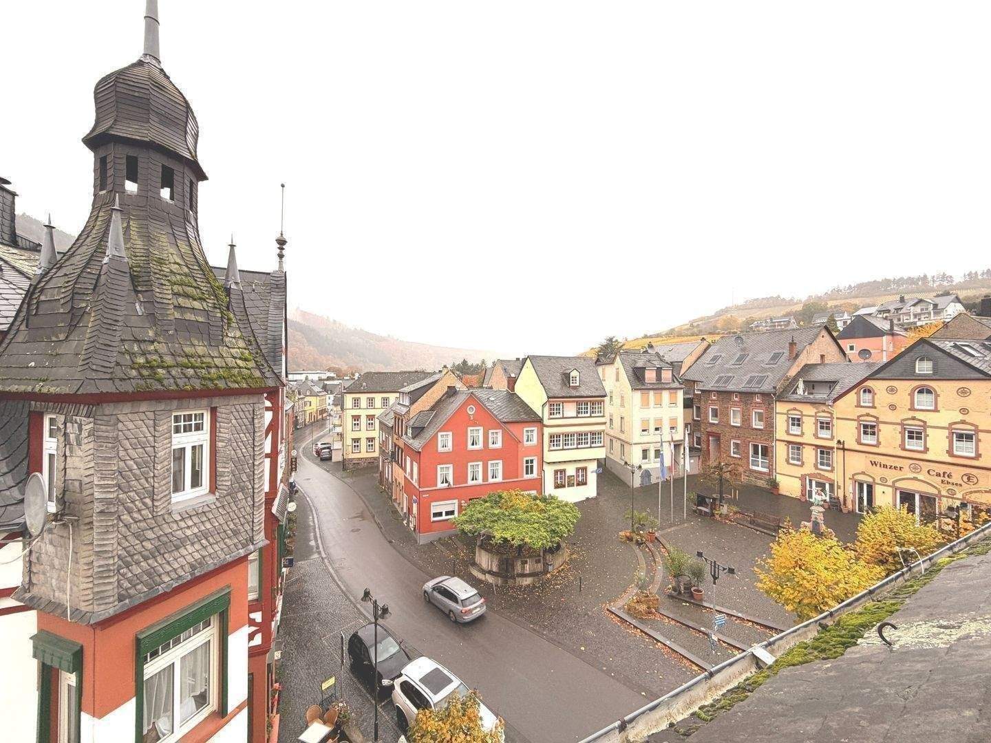 Frei ab sofort / 3-Zimmer-Dachgeschosswohnung im 3. Obergeschoss (ohne Aufzug) / neue Einbauküche – Traben-Trarbach – Vorschaubild 8