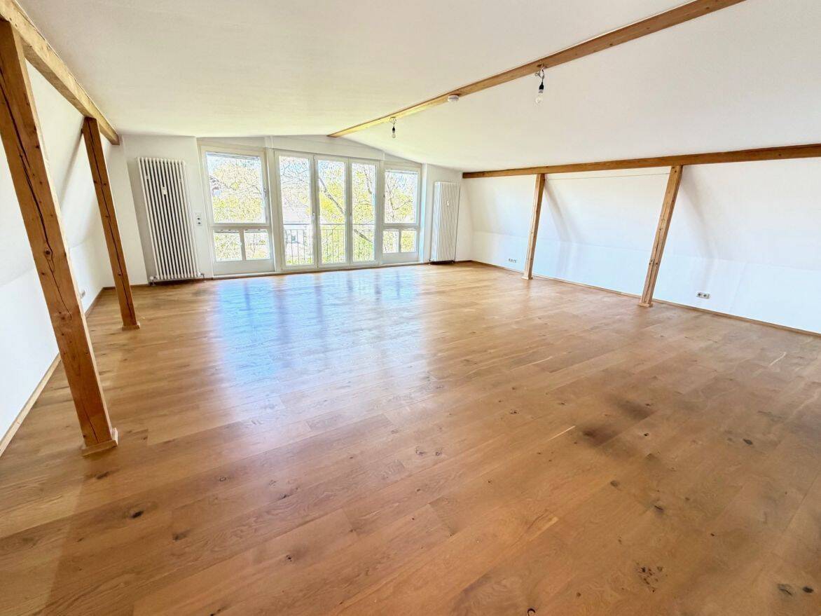 ***Loft-artige*** 2,5-Zimmer-Mansardenwohnung ***absolut ruhige Lage*** – München – Vorschaubild 3