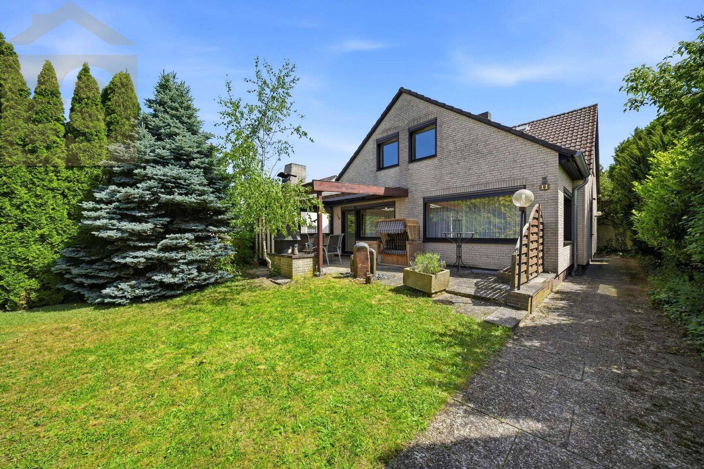 Großzügiges Einfamilienhaus mit Sauna, Garten und Garage in Kreuzheide! Meine Immobilie=Mein Partner