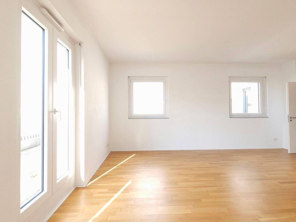 Penthouse-Highlight ohne Kompromisse: 4-Zi, EBK, Dachterrasse und Wintergarten! – 65197 Wiesbaden – Bild 1 von 9