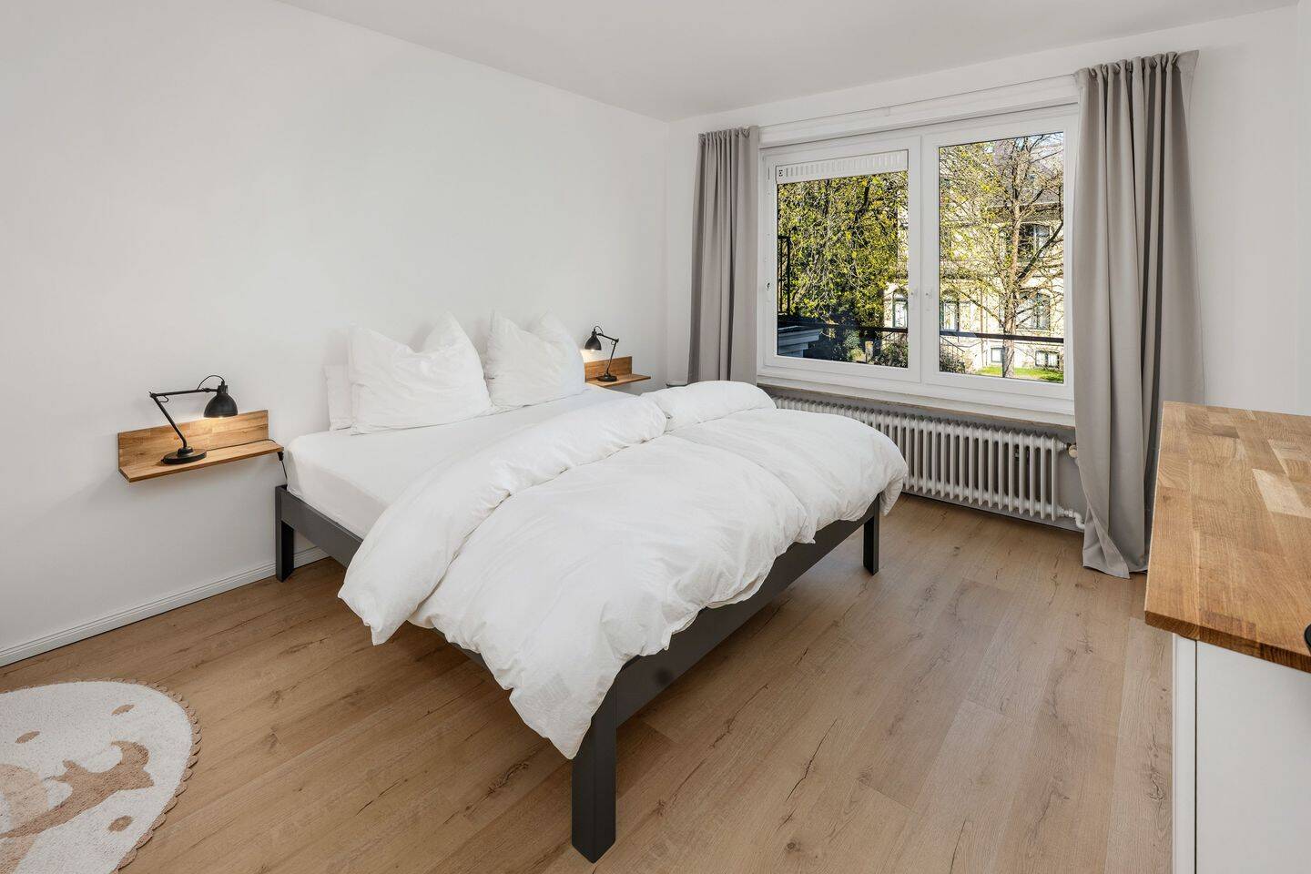 Lichtdurchflutete 3-Zimmer-Wohnung mit Westbalkon in begehrter Adresslage – Hamburg – Vorschaubild 2