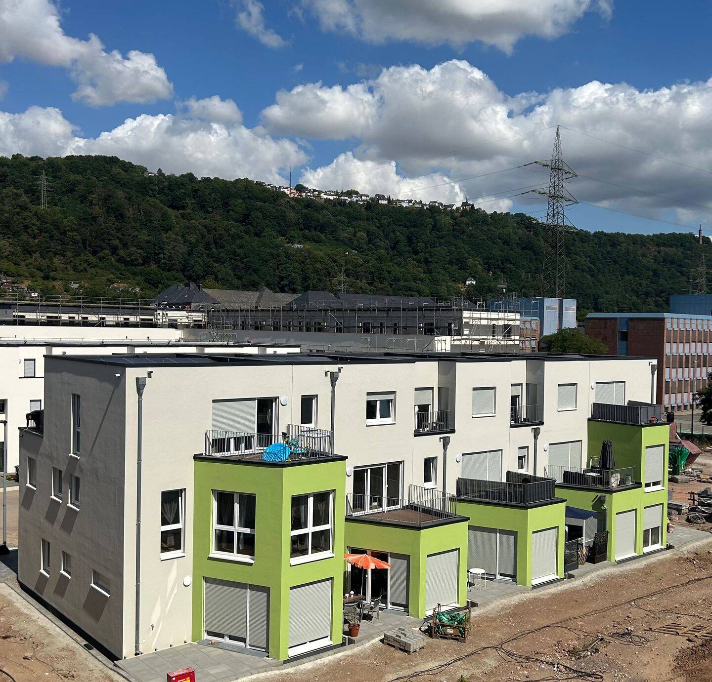 Neubau 4-Zimmer-Maisonette-Wohnung mit zwei Dachterrassen in Trier-Euren!