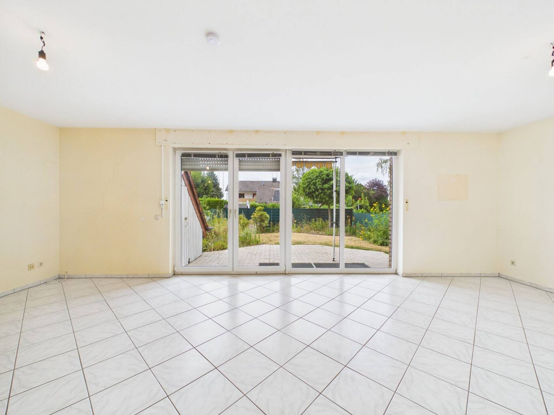 Erdgeschosswohnung in 53919 Weilerswist mit 90 m² kaufen