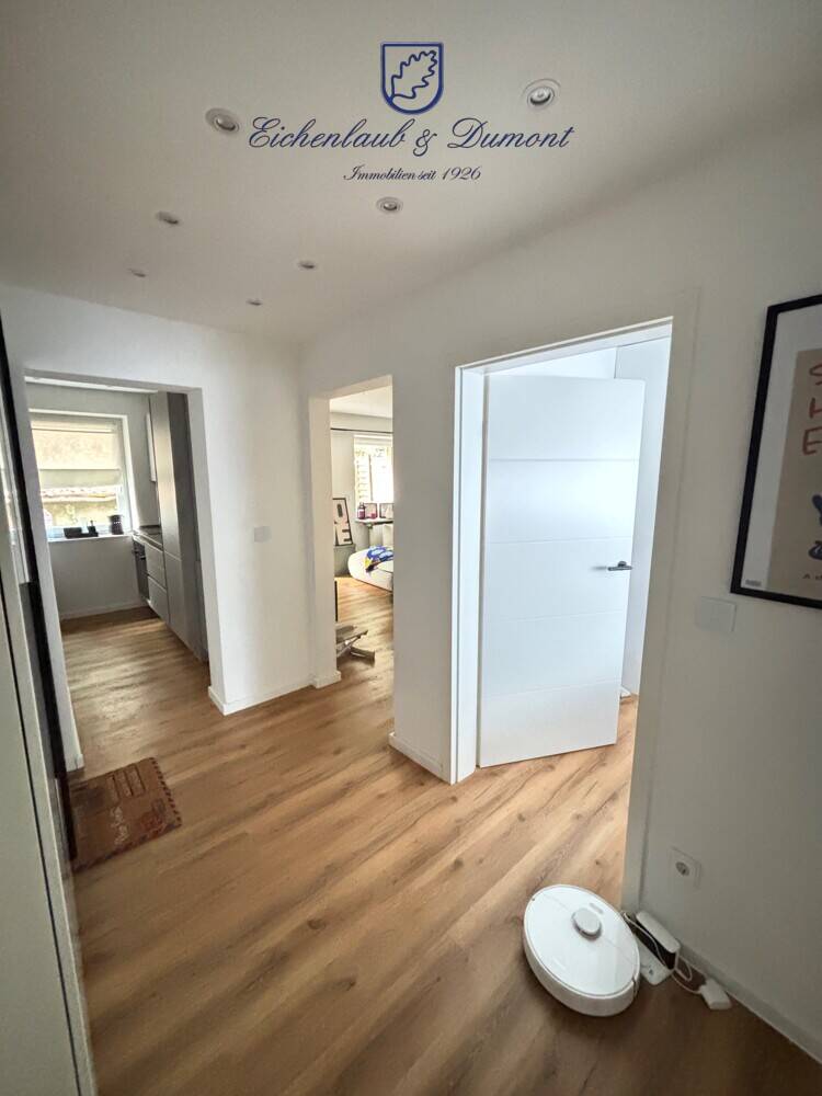 Hochwertig renovierte 2-ZKB mit EBK, Terrasse + Garage, sofort verfügbar