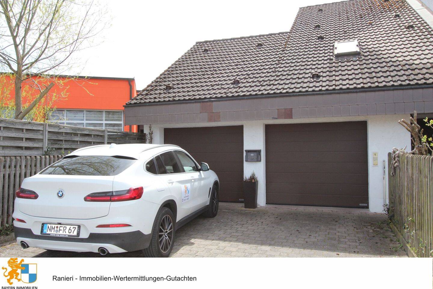 Großes Wohnhaus mit Doppelgarage und viel Potenzial in Neumarkt-Woffenbach – Neumarkt in der Oberpfalz – Vorschaubild 3