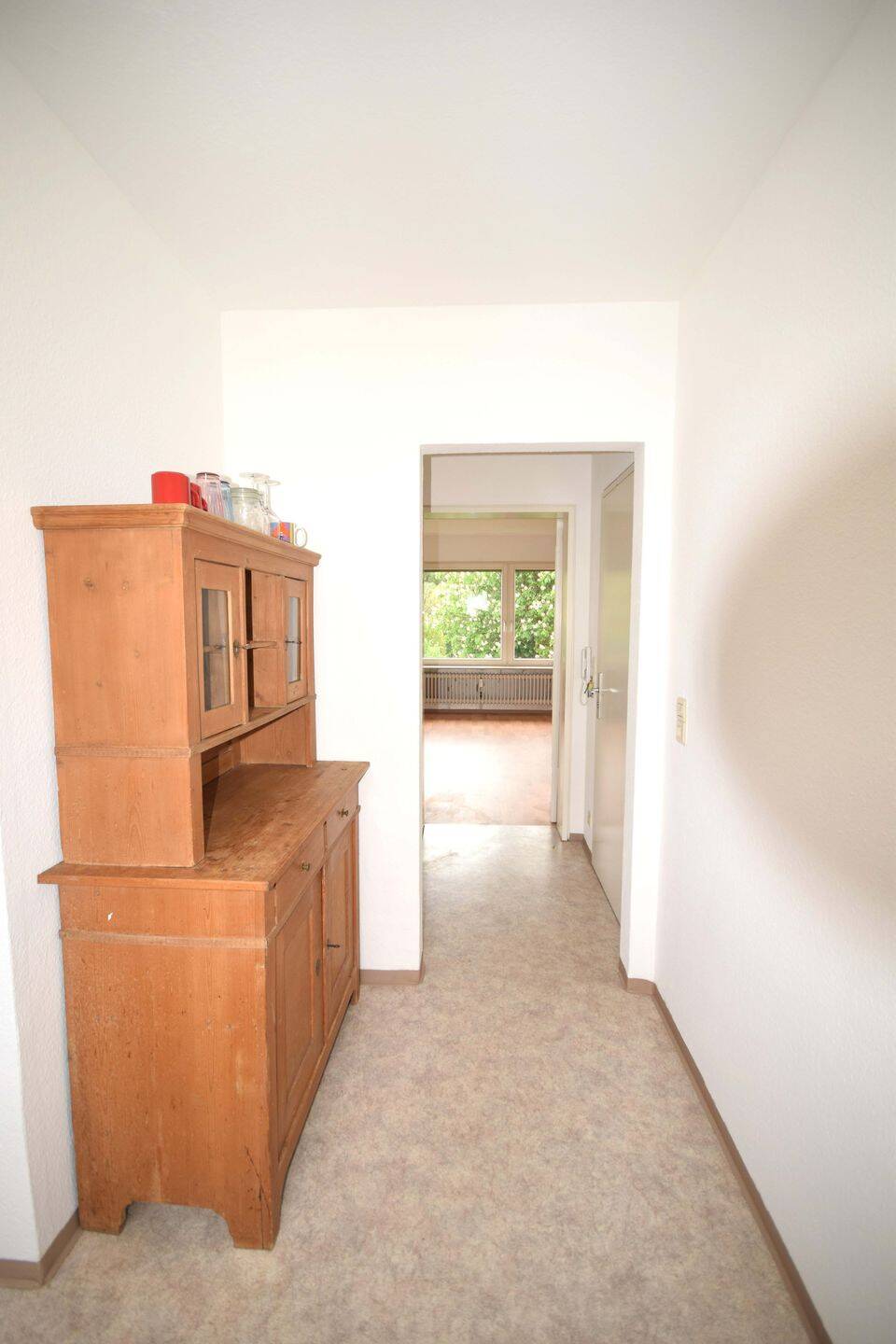 Ruhiges 1-Zi.-Appartement mit tollem S/O-Balkon, unverbaubarem Ausblick und Garage – Stuttgart – Vorschaubild 9