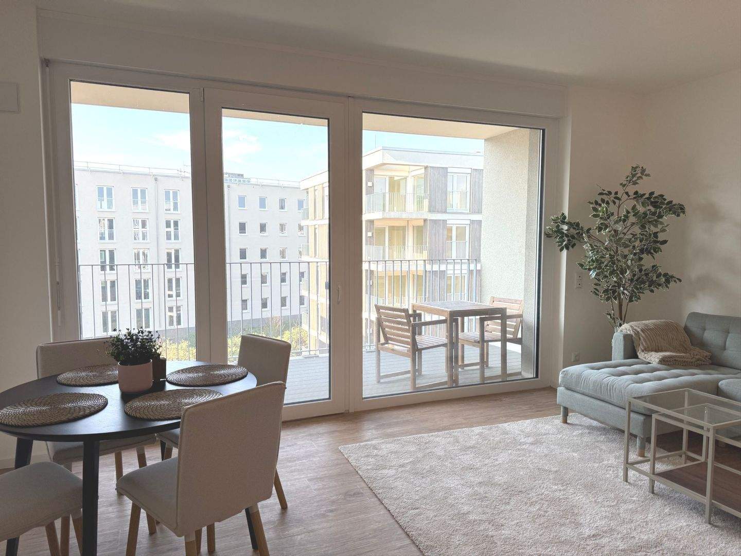 Nexus² - Helle 3-Zimmerwohnung inkl. Einbauküche und Loggia in zentraler Lage – Mannheim – Vorschaubild 2