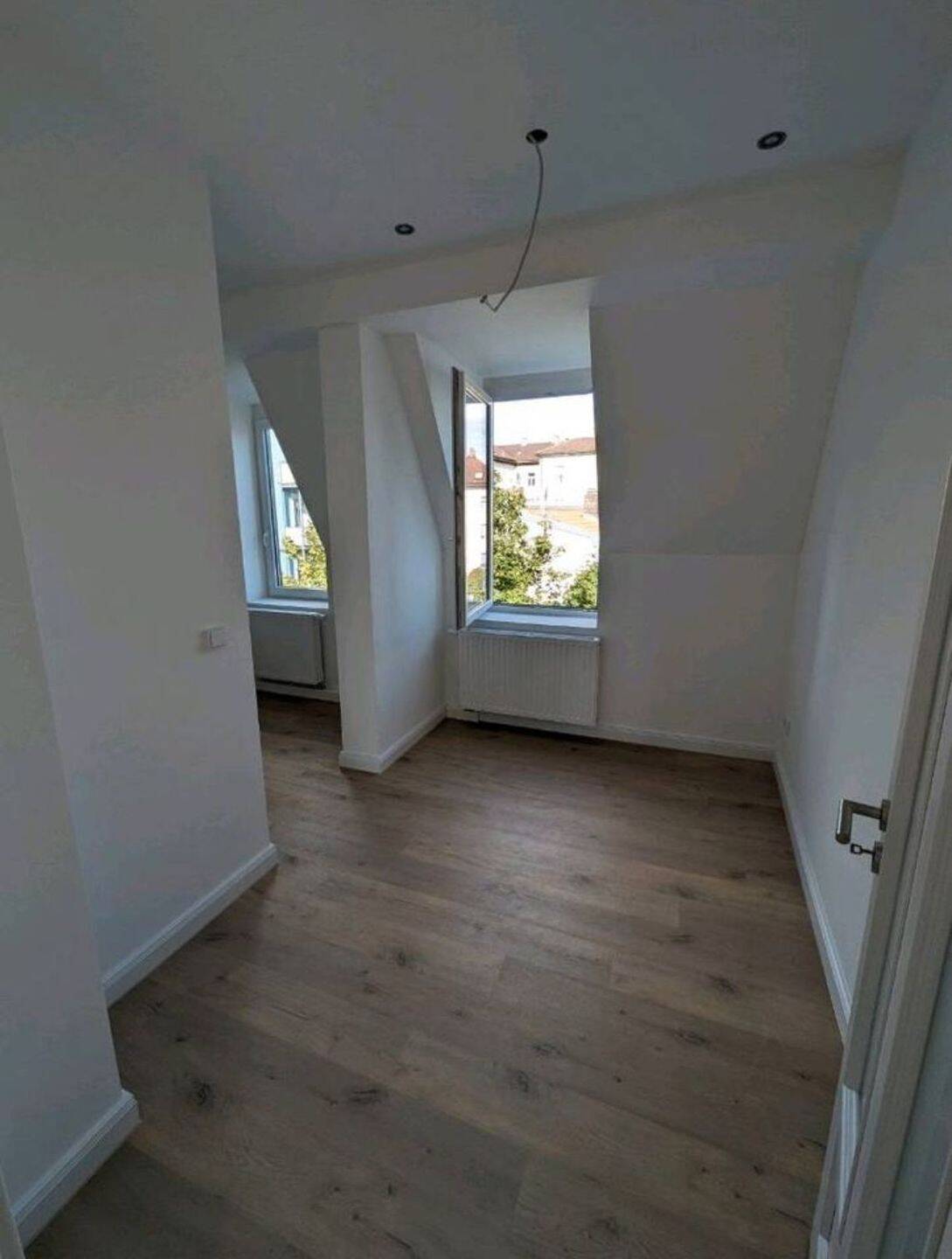 Kernsanierte 2,5 Zimmer Altbauwohnung in Grombühl – Würzburg – Vorschaubild 3