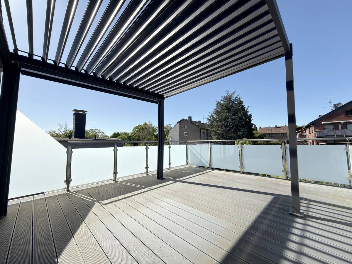 Ruhe trifft Komfort: Stilvolle Wohnung mit Dachterrasse in Sackgasse