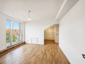 Erstbezug nach Dachausbau: Helle 2-Zimmer-Wohnung mit Einbauküche und Balkon – 90429 Nürnberg – Vorschaubild 3