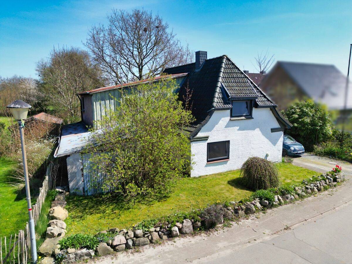 Charmantes Landhaus mit PV-Anlage, Kaminofen, Garten, modernem Bad und Entwicklungspotenzial in Böel – Böel – Vorschaubild 2