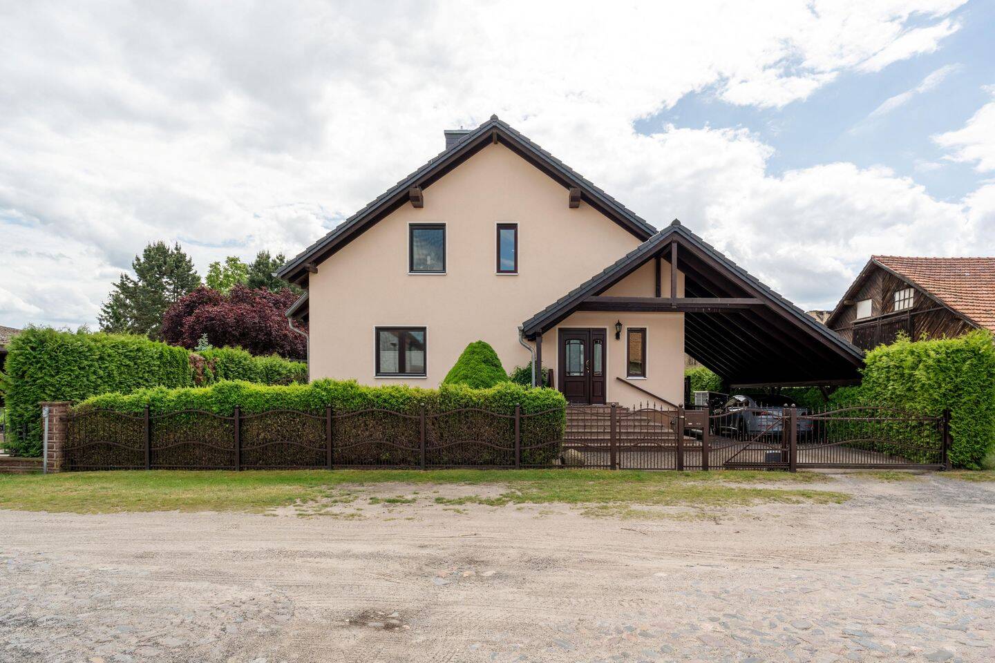 Eleganz und Behaglichkeit in Bestform - Ihr neues Traumhaus – Brandenburg an der Havel – Bild 1 von 9