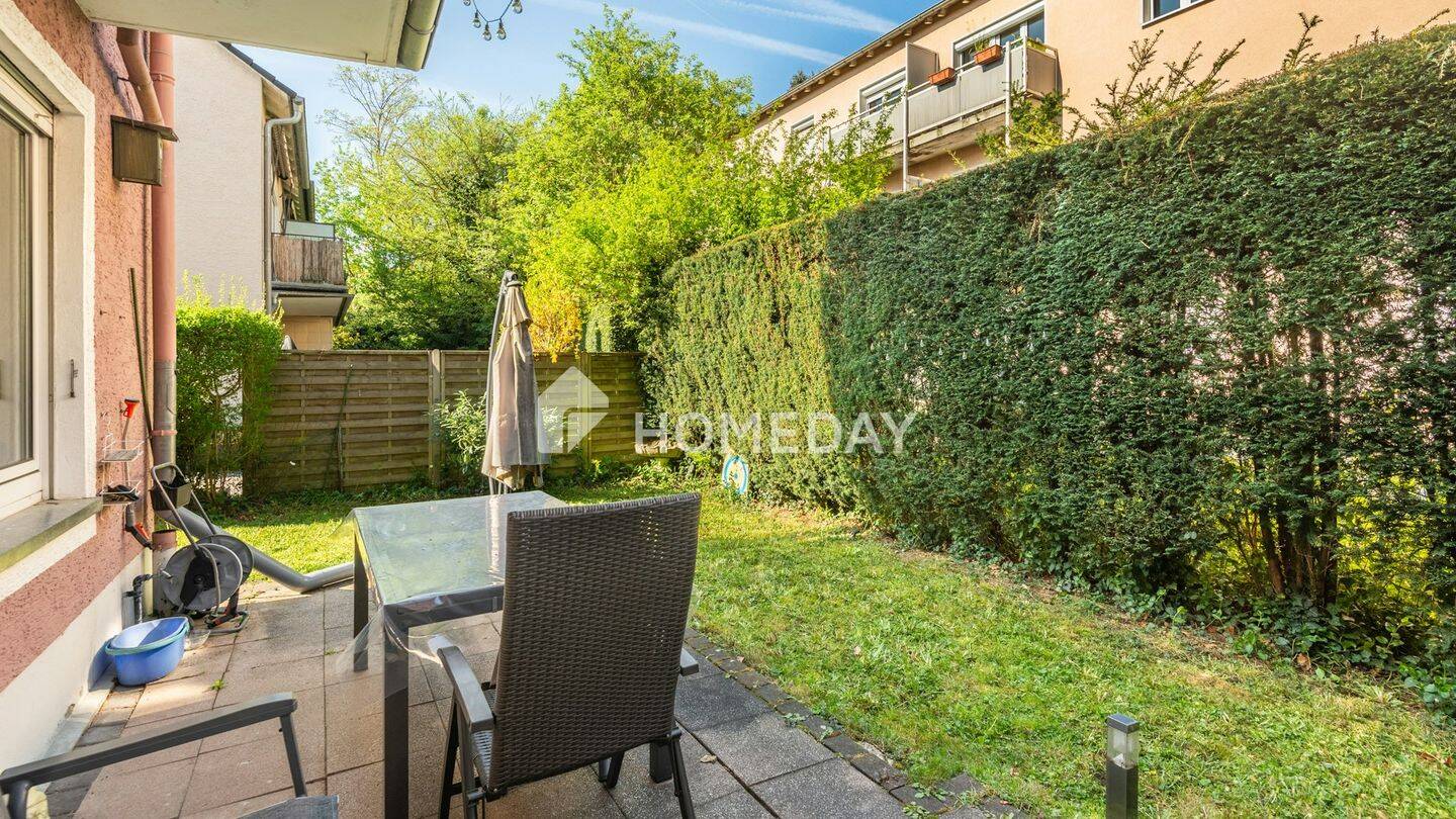 Gepflegte Doppelhaushälfte mit besonderer Architektur, Garten, Terrasse, Garage und viel Platz – Bad Homburg vor der Höhe – Vorschaubild 3