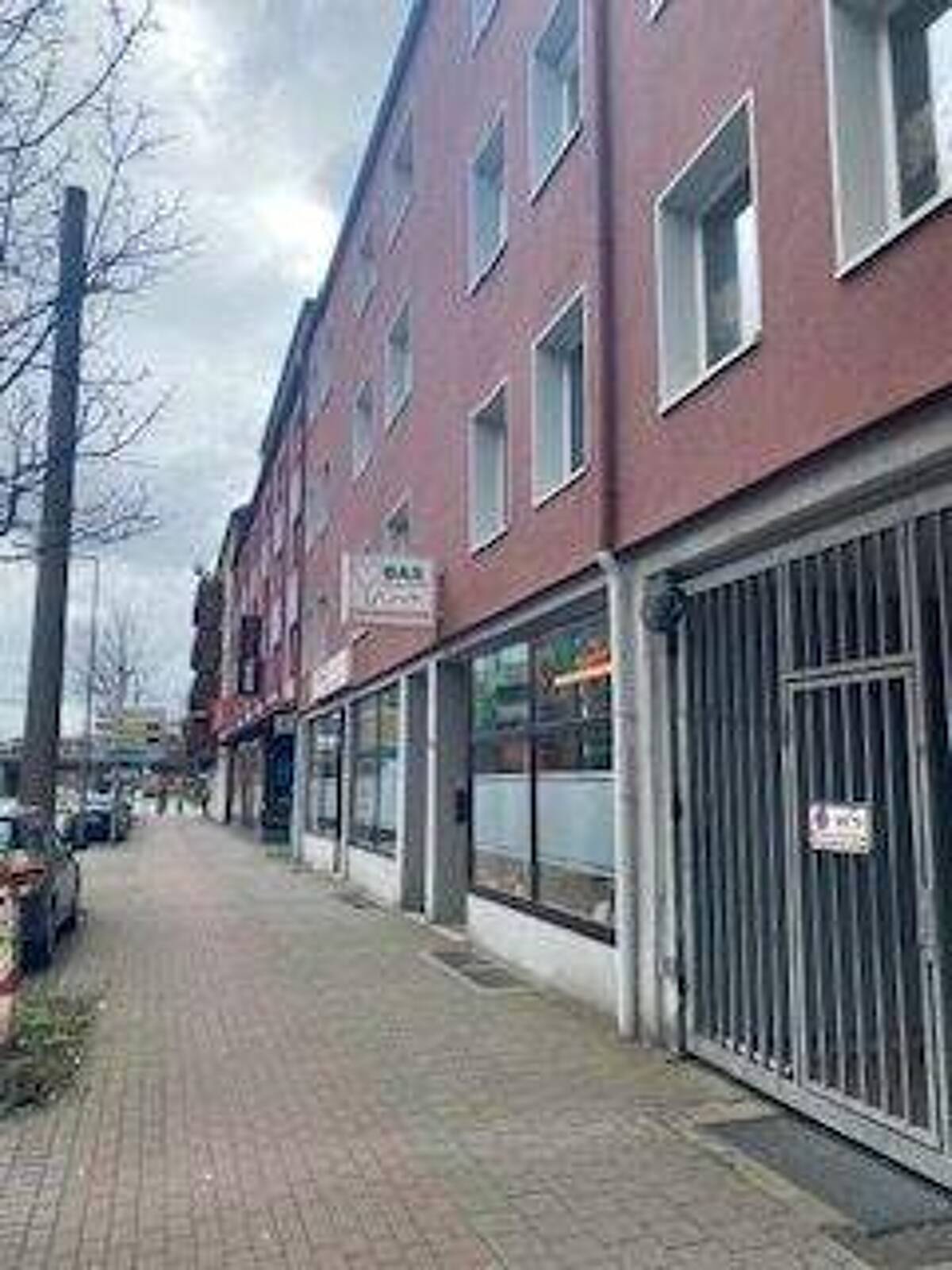 Nähe City & Innenhafen : Schöne 2 Raum Wohnung , große Wohnküche mit EBK – Ruhrorter Str. 19, 47059 Duisburg – Bild 1 von 9