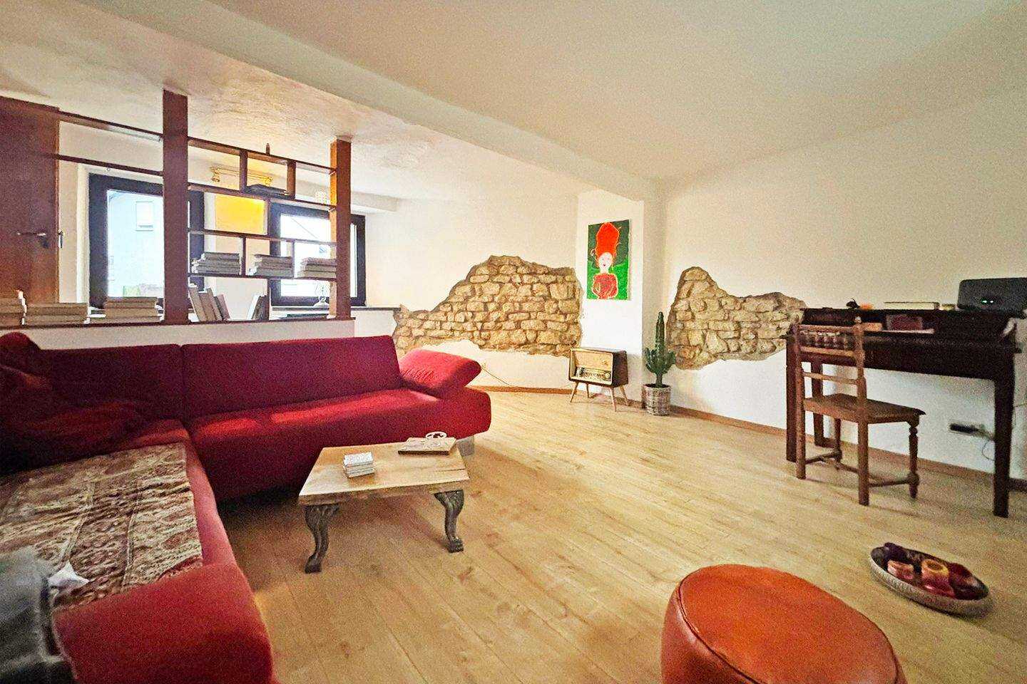 Einfamilienhaus + zwei ca. 50 m² große Wohnungen in attraktiver Lage + top Anbindung nach Luxemburg! – Trierweiler – Vorschaubild 2