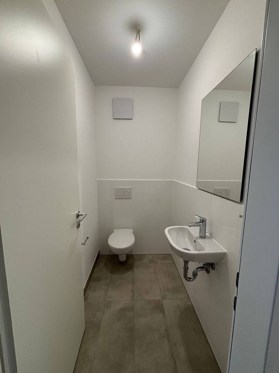Großzügige 4-Zimmer-Wohnung mit Wintergarten – München – Vorschaubild 4