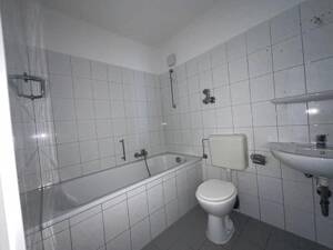 Renovierte 3-ZKB-Balkonwohnung im Hochhaus im Europaviertel zu vermieten! – 26389 Wilhelmshaven – Vorschaubild 2