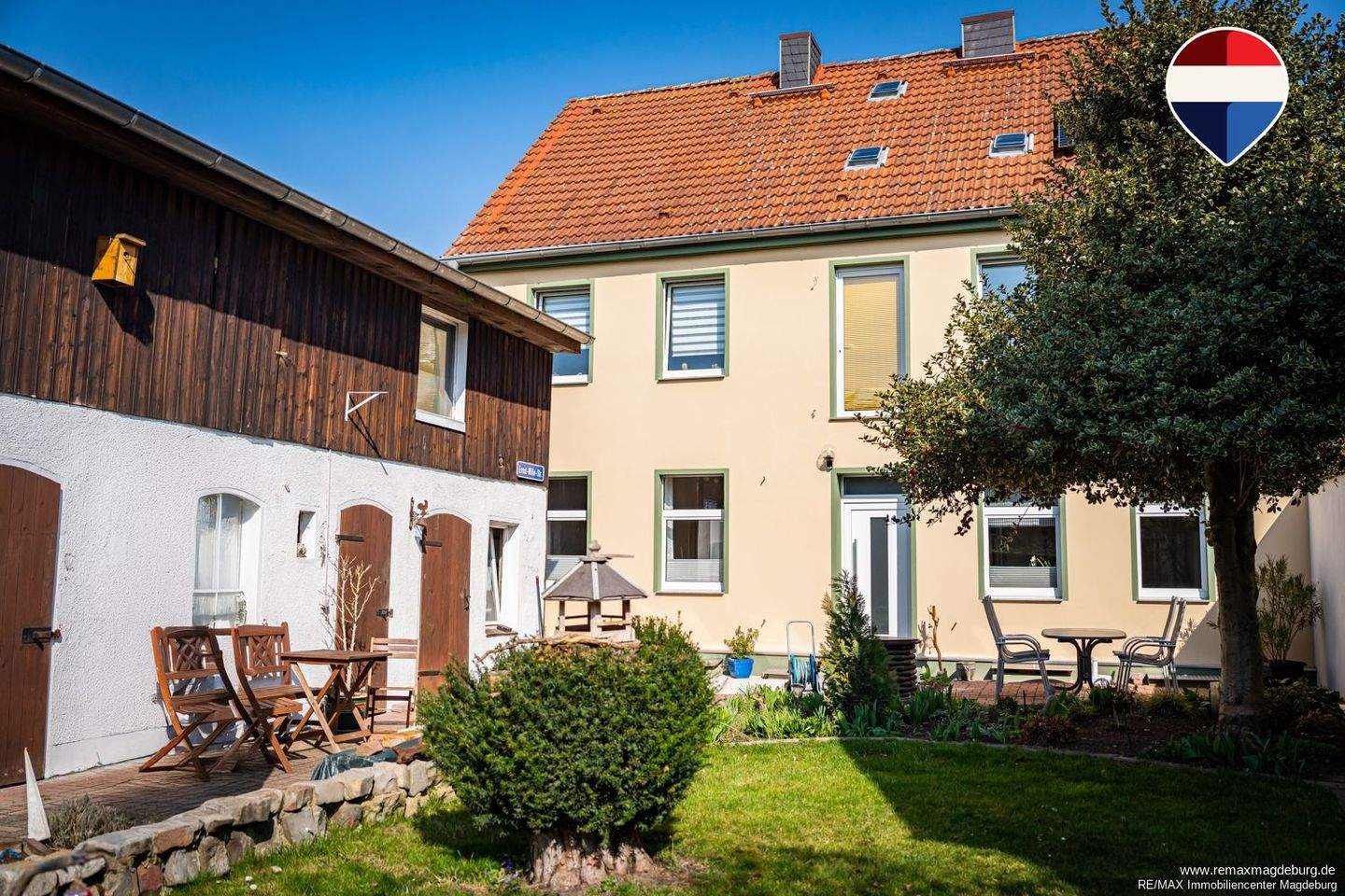 Zweifamilienhaus in Magdeburg-Ottersleben - ideal für Mehrgenerationen mit Garten & Nebengebäude – Magdeburg – Bild 1 von 9