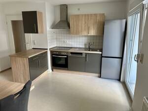 Frisch renovierte 2-Zimmer-Wohnung mit Balkon, Einbauküche und Stellplatz in der Zellerau – 97082 Würzburg – Vorschaubild 3