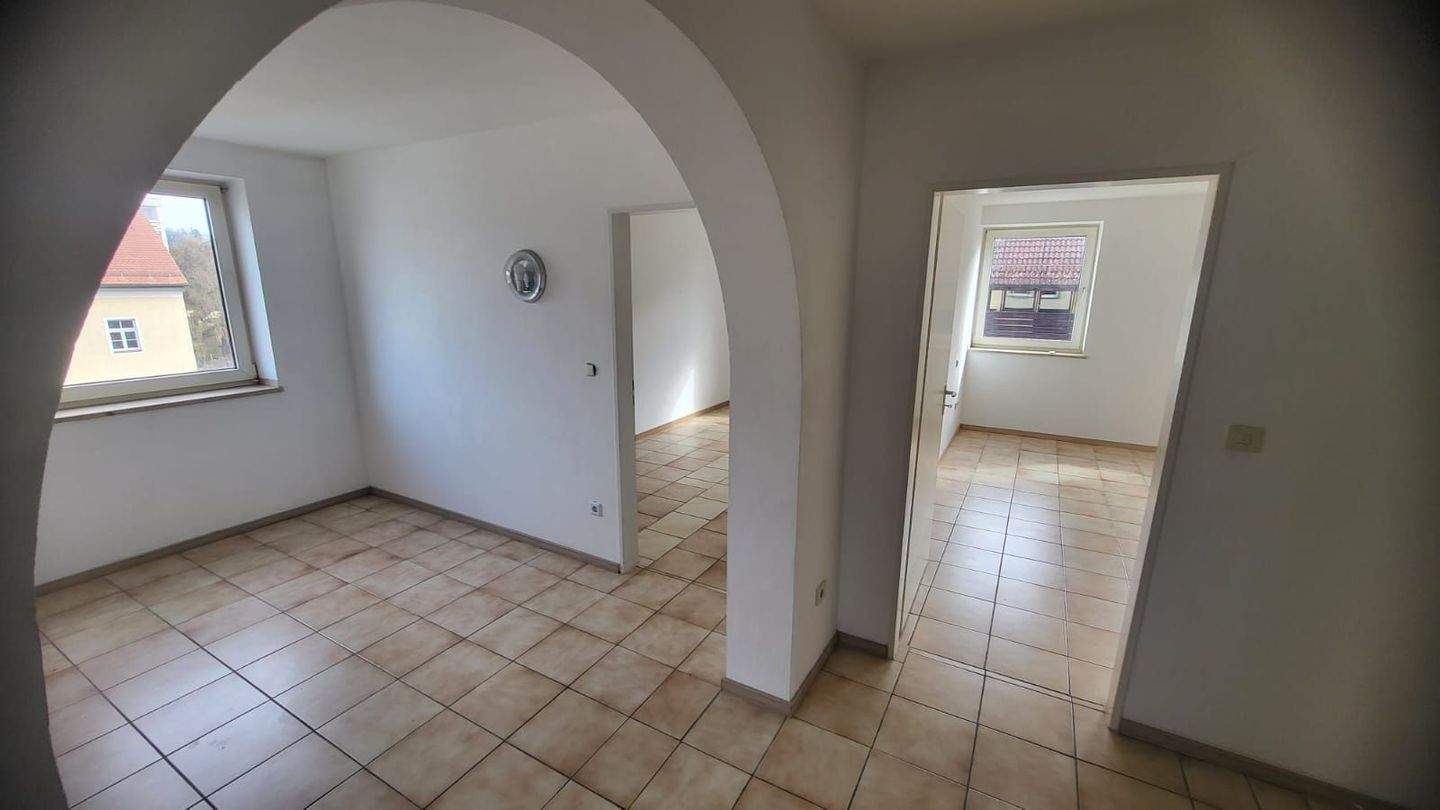 Lichtdurchflutete,geräumige 5-Zimmer-Wohnung – Regensburg – Vorschaubild 2