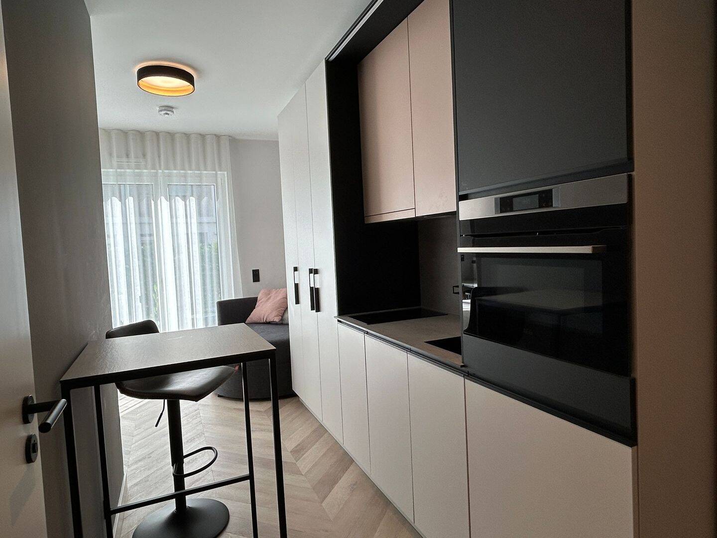 Jetzt verfügbar! | Schöne Erdgeschoss-Wohnung mit eigener Terrasse und Vollausstattung! – Düsseldorf – Vorschaubild 3