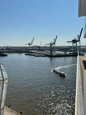 High-End Living im Luxus-Tower FiftyNine mit Elbe & Cityblick auf der Strandkaispitze – 20457 Hamburg – Vorschaubild 2