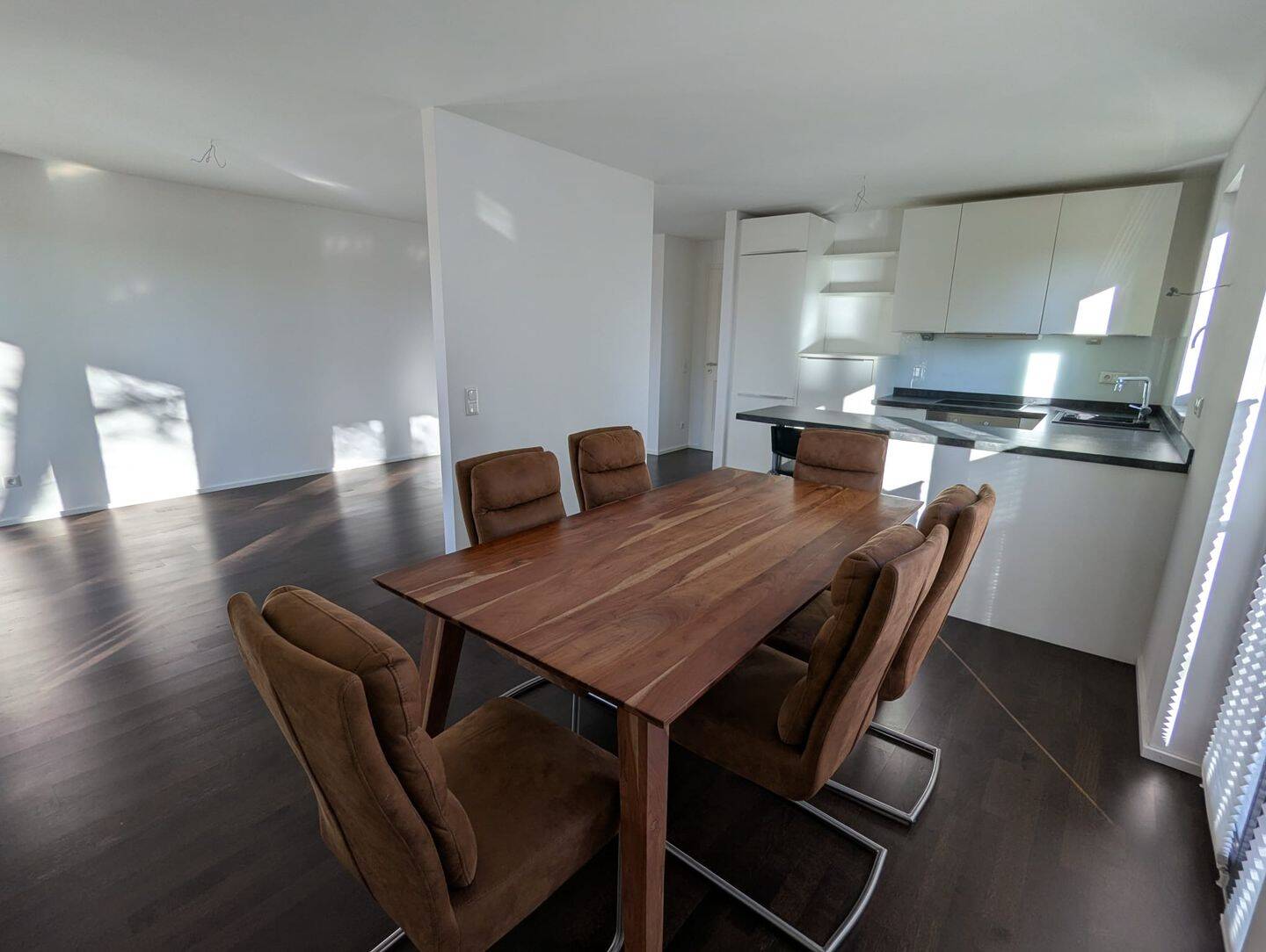 Exklusive 4-Zimmer Wohnung mit Balkon in München-Feldmoching – München – Vorschaubild 3