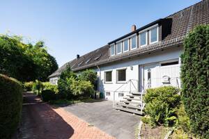Lichtdurchflutetes Reihenmittelhaus mit Wintergarten, Garage u. großzügigem Raumangebot in Horn-Lehe